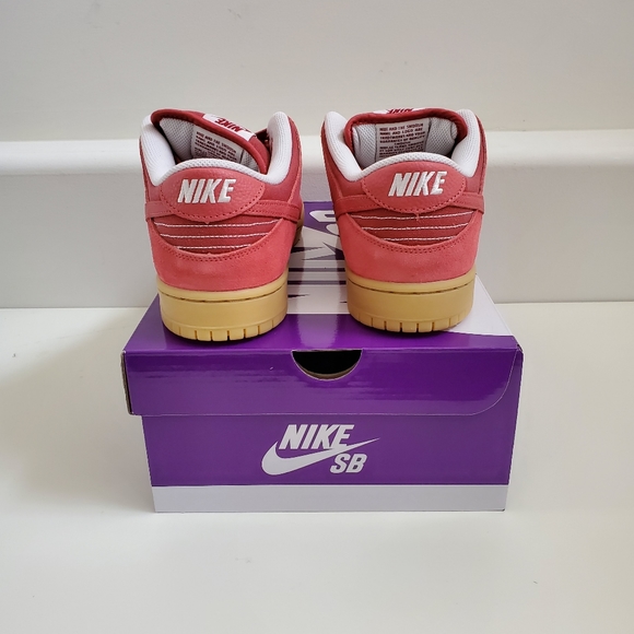 Athletic_Shoes